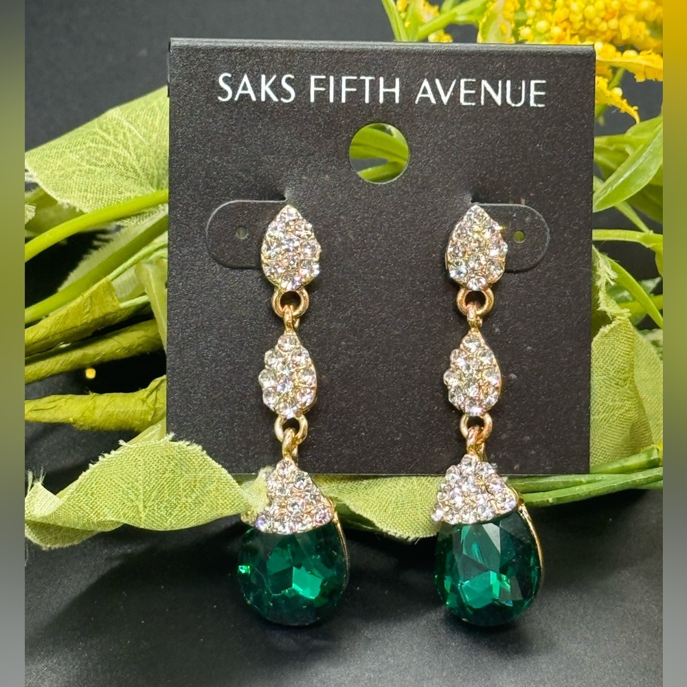 Exquisite Saks Fifth Avenue Green Crystal Dangle Statement Earrings